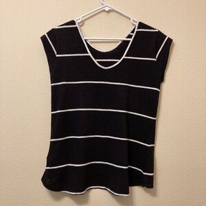 Black and white T-shirt, Wmns M